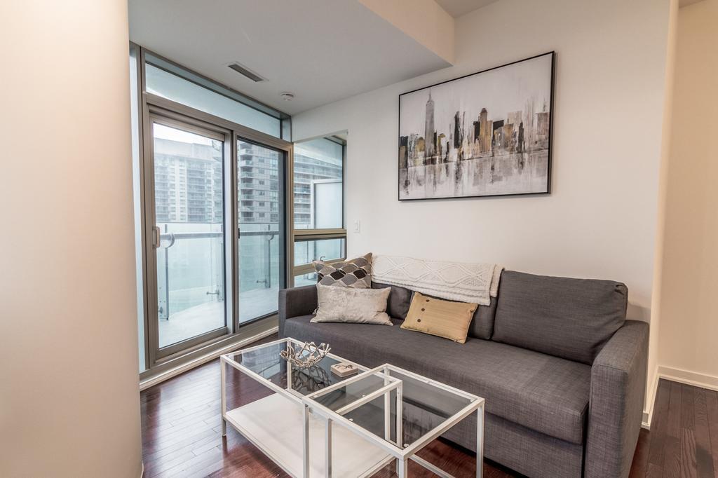 Aoc Suites - Two Bedroom Condo - City/Cn Tower View Toronto Buitenkant foto