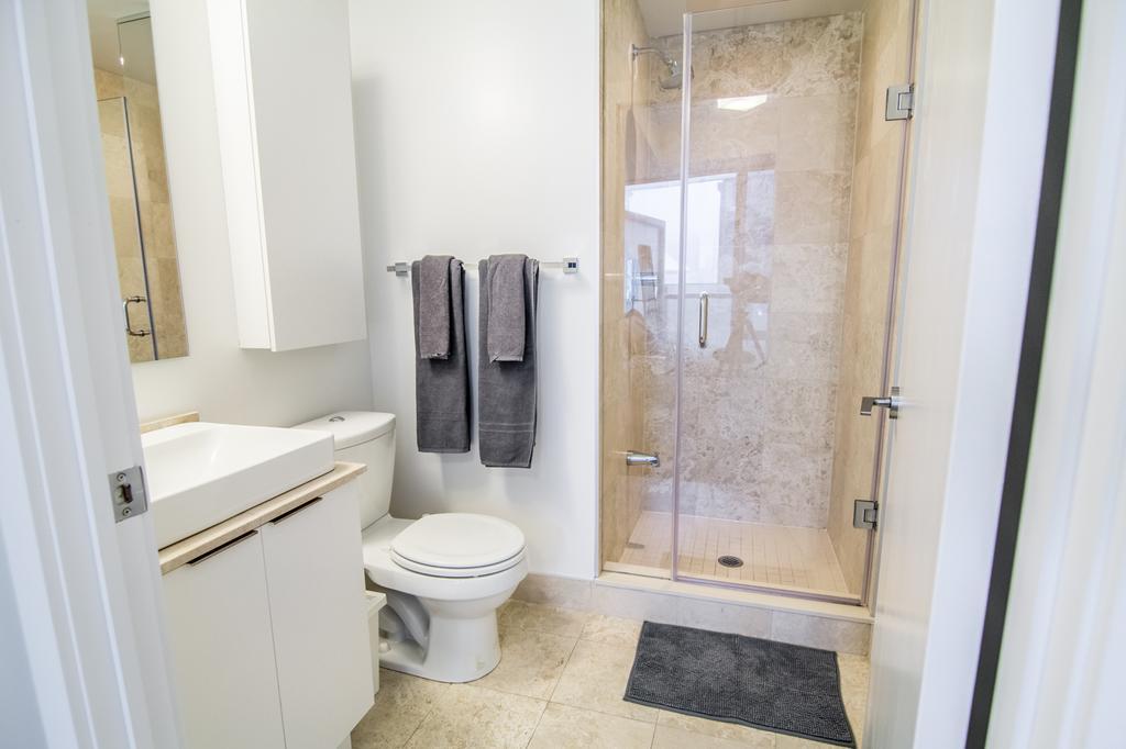 Aoc Suites - Two Bedroom Condo - City/Cn Tower View Toronto Buitenkant foto