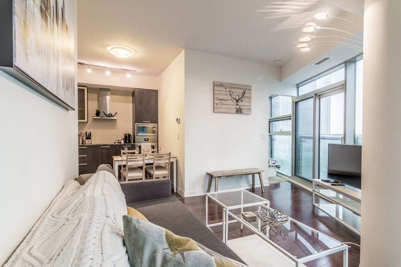Aoc Suites - Two Bedroom Condo - City/Cn Tower View Toronto Buitenkant foto