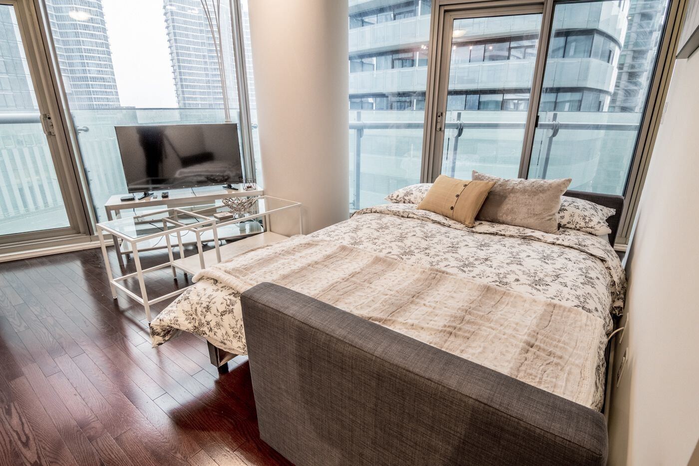Aoc Suites - Two Bedroom Condo - City/Cn Tower View Toronto Buitenkant foto