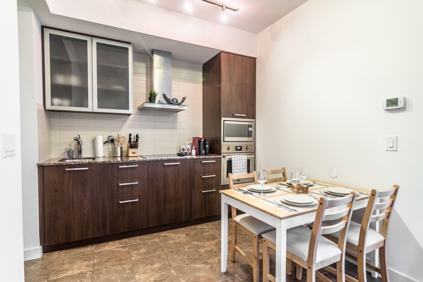 Aoc Suites - Two Bedroom Condo - City/Cn Tower View Toronto Buitenkant foto