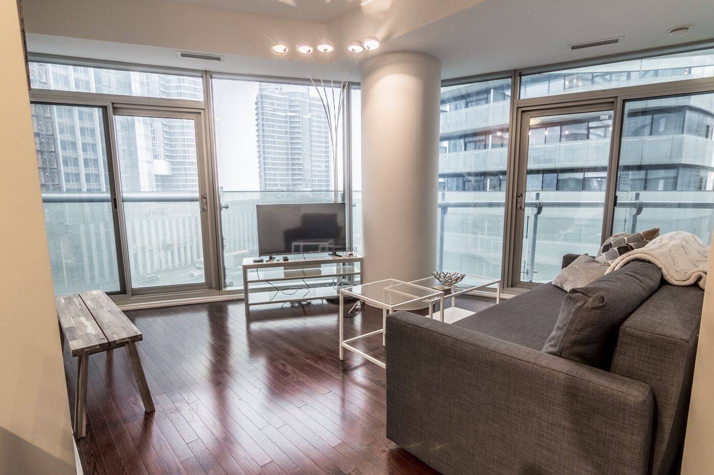 Aoc Suites - Two Bedroom Condo - City/Cn Tower View Toronto Buitenkant foto